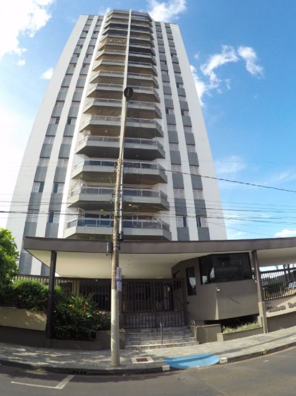 APARTAMENTO em Centro
