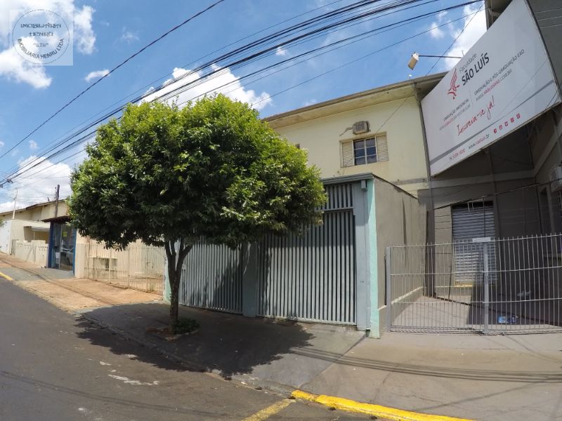 CASA COMERCIAL em CENTRO