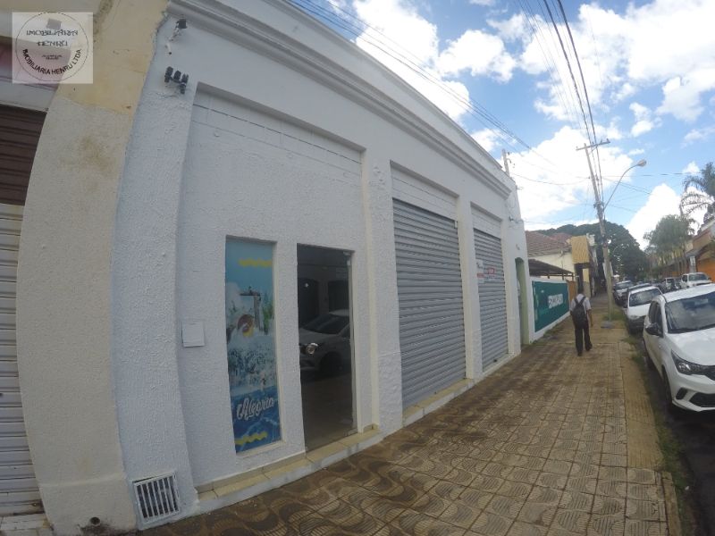 CASA COMERCIAL em CENTRO