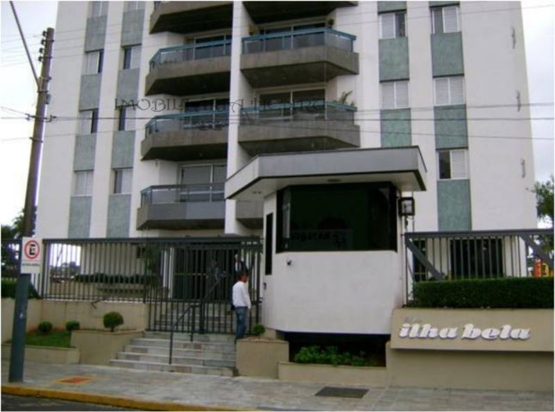 APARTAMENTO em CENTRO