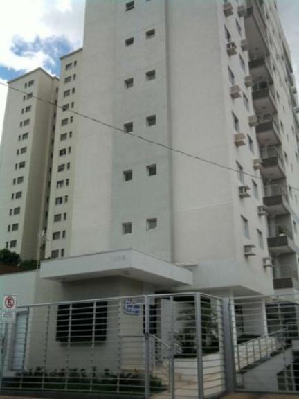 APARTAMENTO em CENTRO