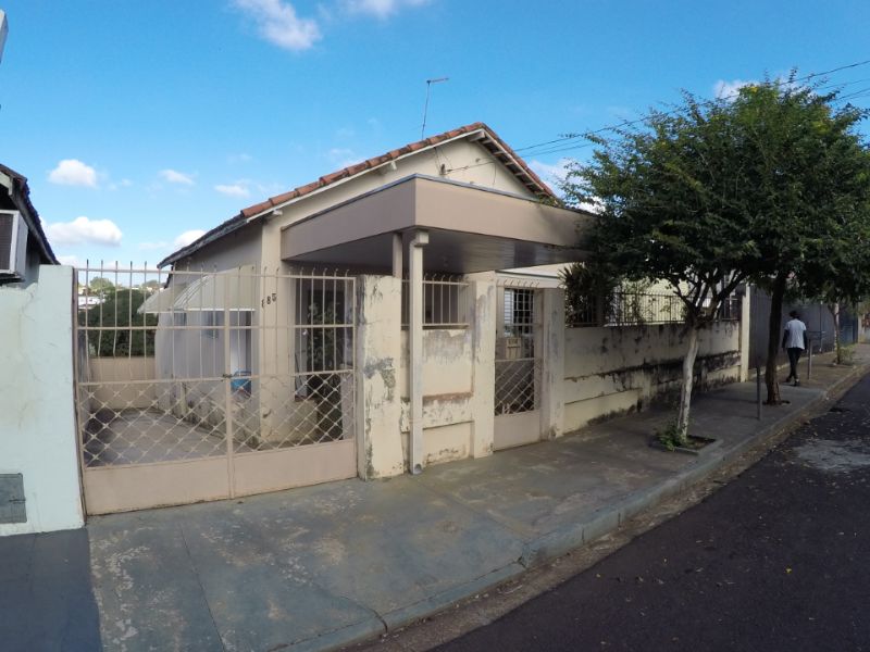 CASA TÉRREA em Centro