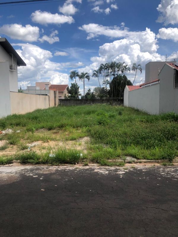 TERRENO em Jardim Nova Aparecida